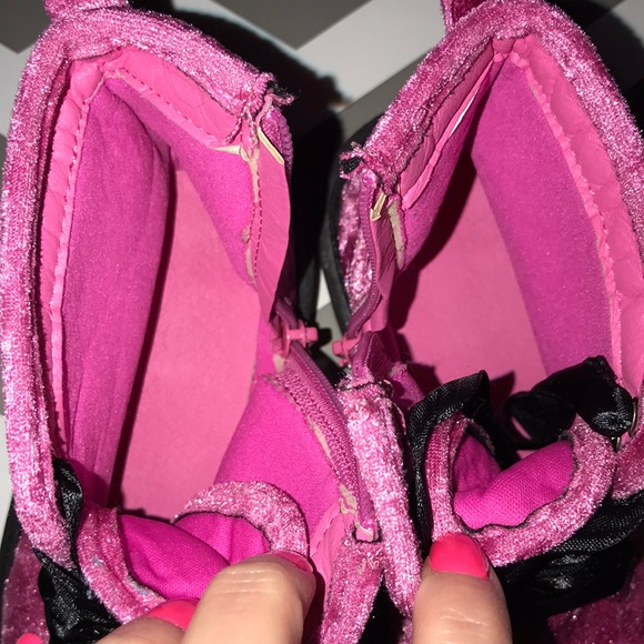 crushed velvet combat boots! - Picture 11 of 11